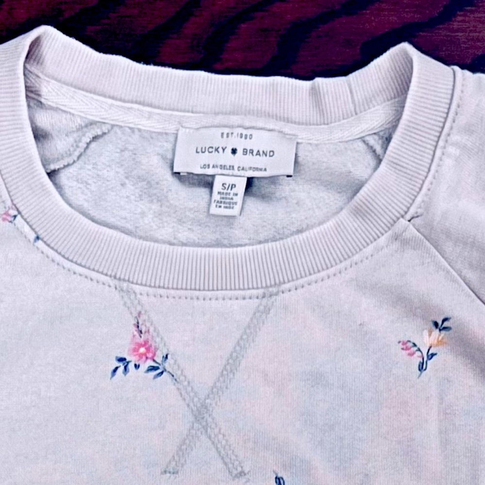 BNWOT Lucky Brand sweatshirt